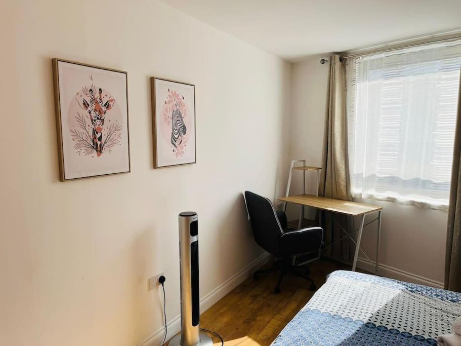 Bright And Calm Apartment - Watford Exterior foto